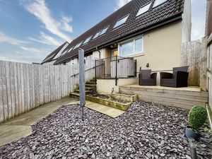 Photo 19- click for photo gallery